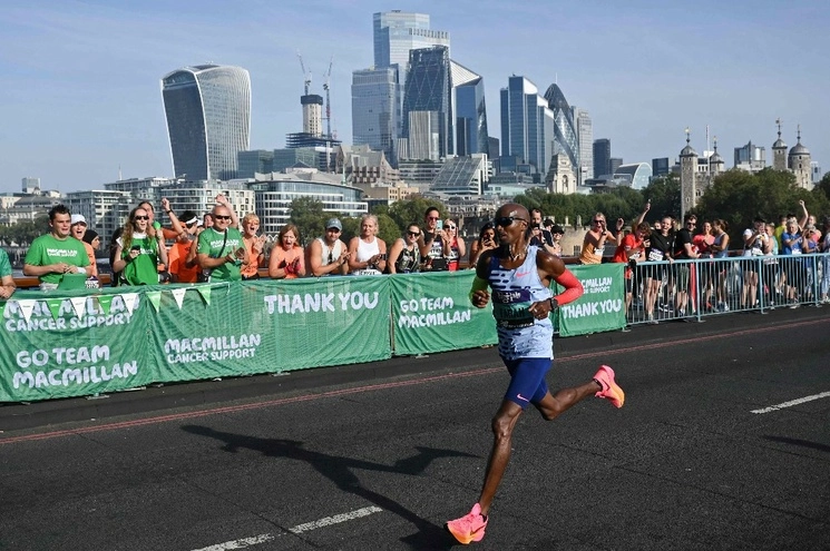 Mo Farah fue cuatro veces campeón olímpico en las pruebas de 5 mil y 10 mi metros. Foto Afp / Archivo