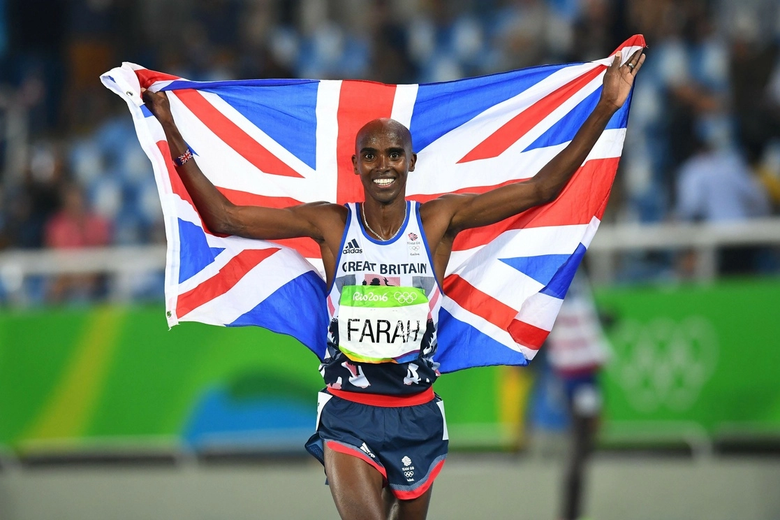 El cuatro veces campeón olímpico Mo Farah reveló que traficantes lo llevaron al Reino Unido cuando era un niño, donde lo obligaron a trabajar como sirviente de otros menores. Foto Afp / Archivo