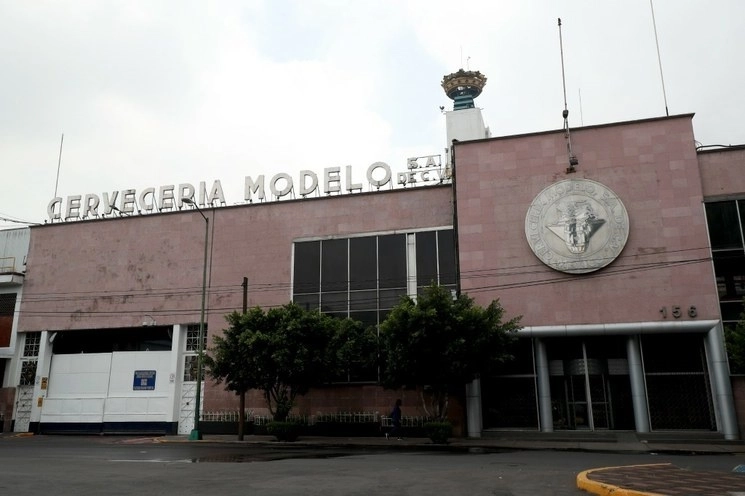 Fábrica de Grupo Modelo en la Ciudad de México. Foto María Luisa Severiano / Archivo