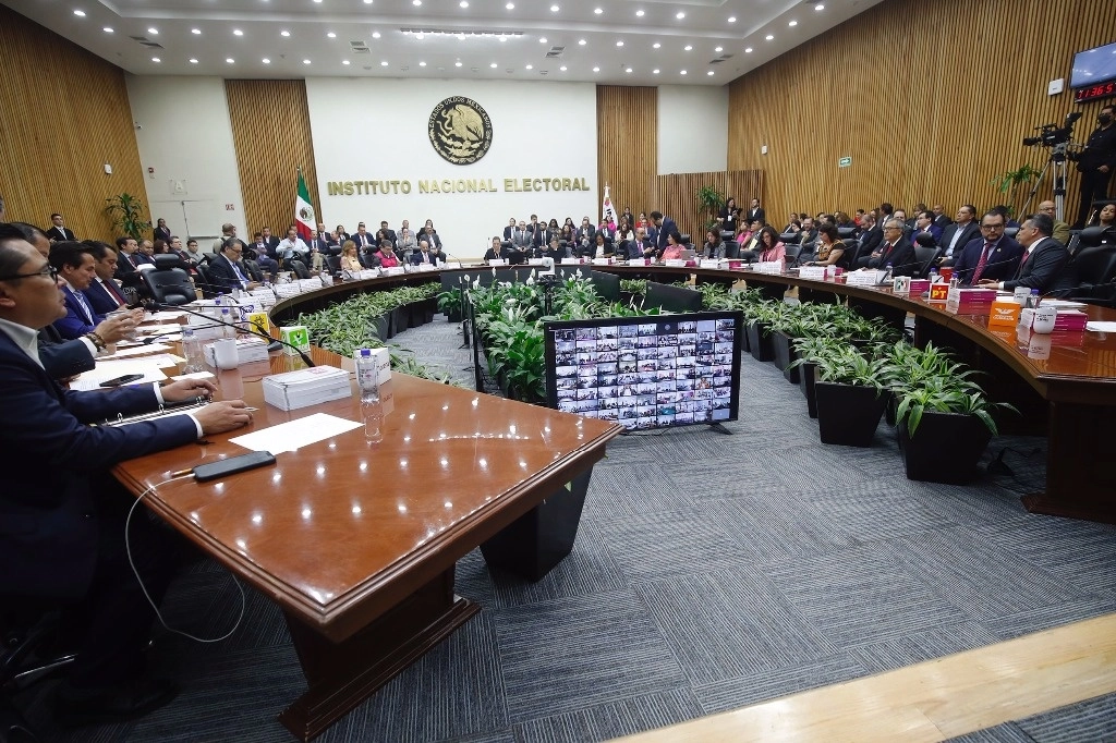 Sala de sesiones del Consejo General del INE en imagen de archivo. Foto Cristina Rodríguez
