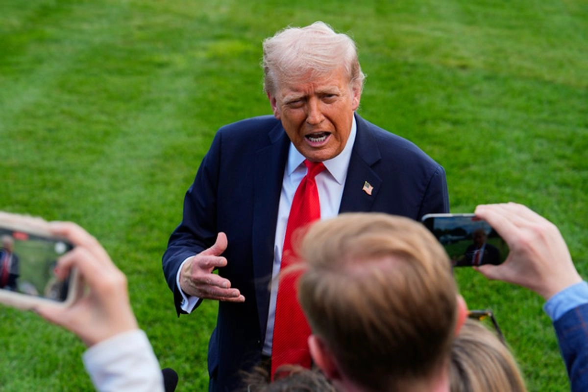 El presidente de EU, Donald Trump dijo sentirse sorprendido y muy descontento tras la condena que recibió el ex presidente brasileño Jair Bolsonaro. Foto 