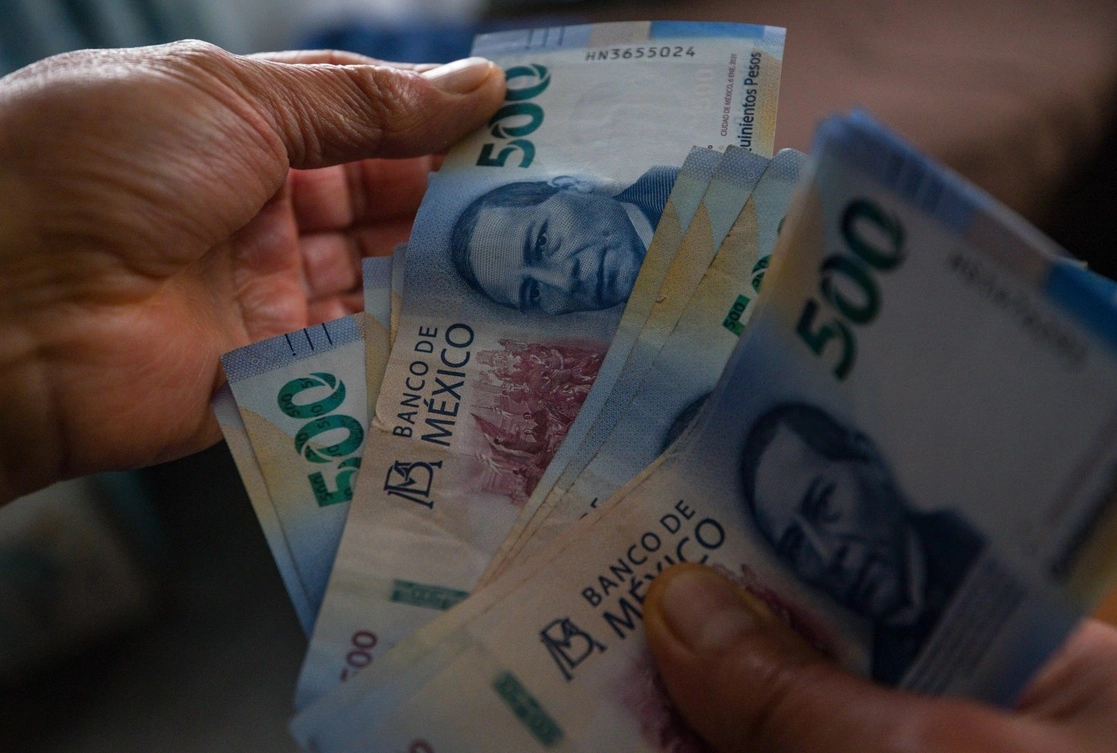 El dinero en efectivo en México goza de una alta demanda, entro otras cosas, por ser el principal medio de pago en la informalidad, reportó la Fundef. Foto Cuartoscuro / Archivo