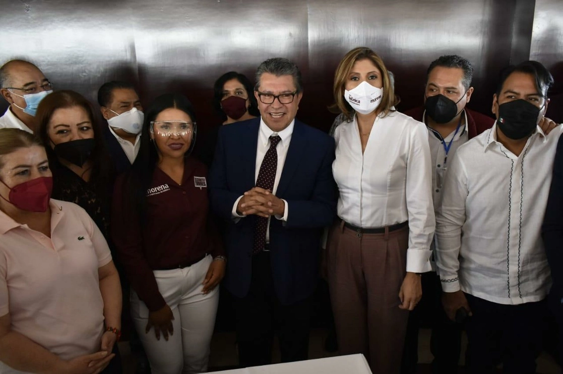 Ricardo Monreal durante la presentación de su libro número 33, “Nulidades y procedimientos sancionadores en materia electoral”. Foto La Jornada
