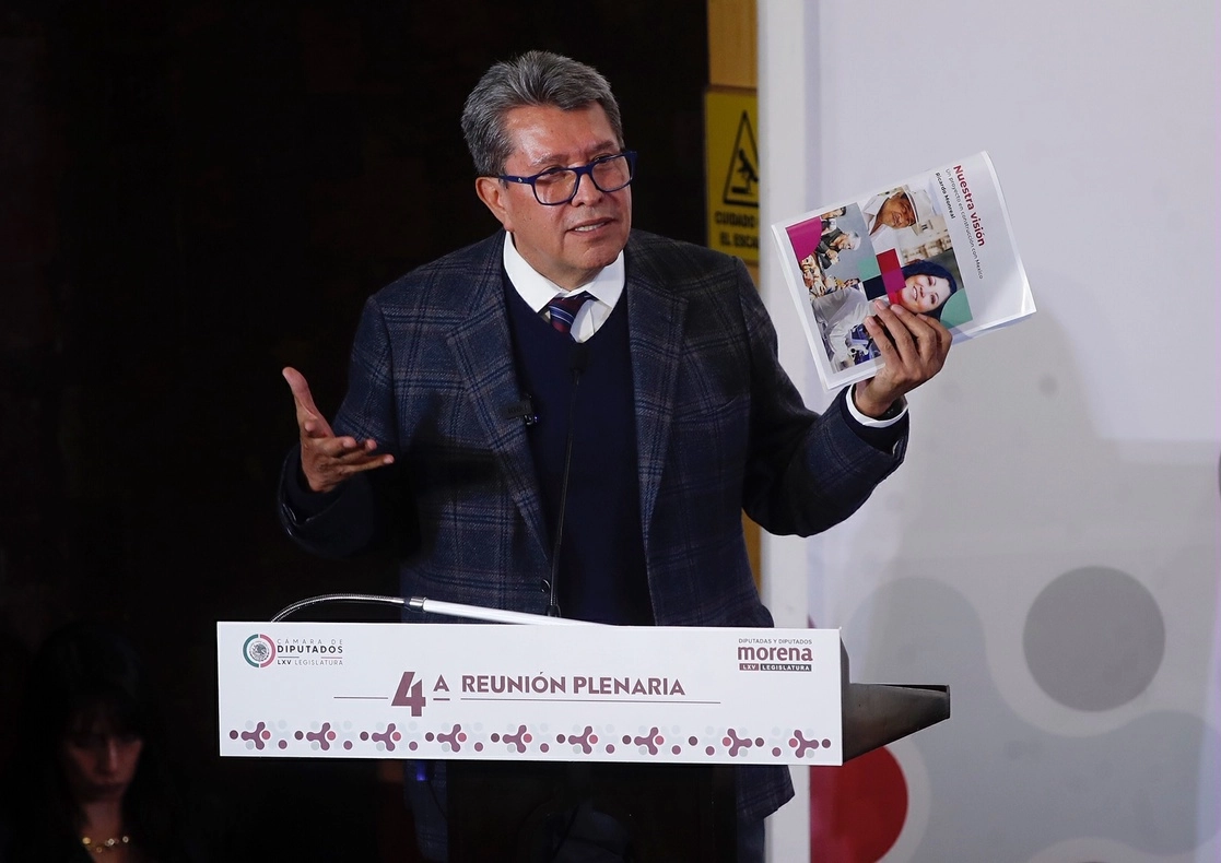 El senador de Morena, Ricardo Monreal, participó en Michoacán en un foro sobre la aprobación de la ley contra el delito de extorsión. Foto Cristina Rodríguez / Archivo