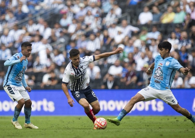El encuentro entre la escuadra de Monterrey y el Pachuca terminó en empate sin goles. Foto Afp