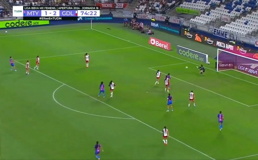 Monterrey tomó el liderato de la Liga Mx Femenil tras vencer 3-2 a las del equipo d Chivas. Foto @Rayadas