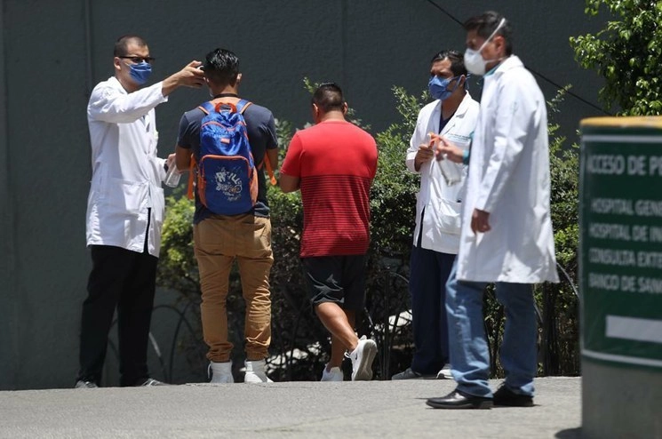 En el Hospital de La Raza. Foto Yazmín Ortega