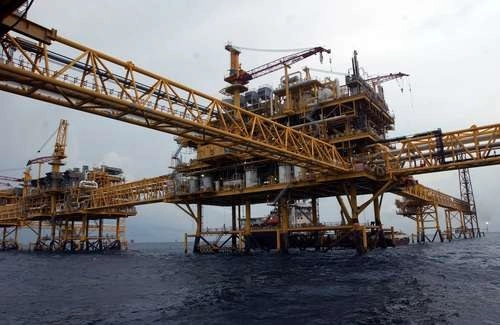 Plataformas petroleras en Campeche. Foto Notimex/Archivo
