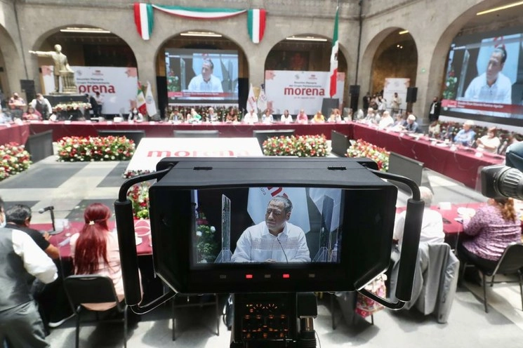 Reunión plenaria del grupo parlamentario de Morena, en Xicoténcatl, en la Ciudad de México, el 30 de agosto de 2020. Foto Luis Castillo