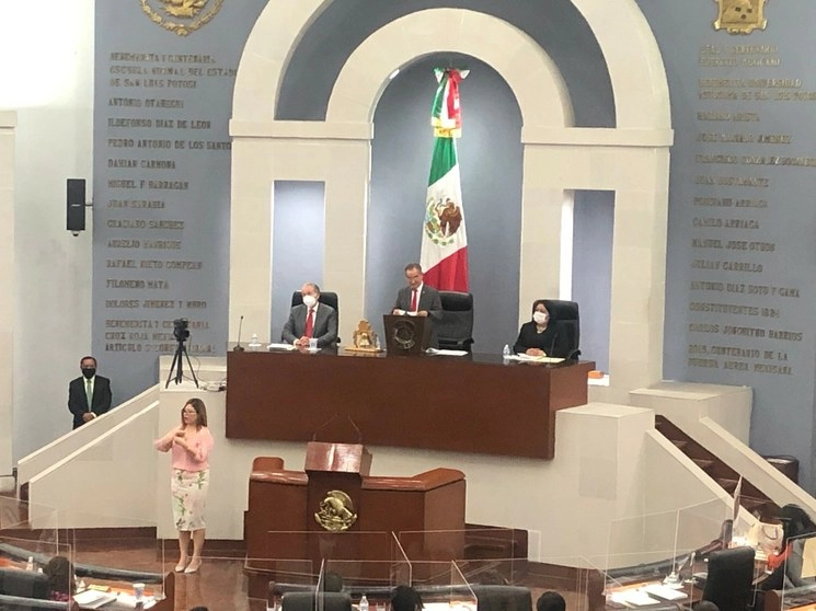 Morena en el Congreso de SLP acusó al PRI y al PAN de no respetar acuerdos y de fraguar y consumar un “agandalle” político, para evitar que el partido asumiera la presidencia. Foto tomada de Twitter @CongresoEdoSLP