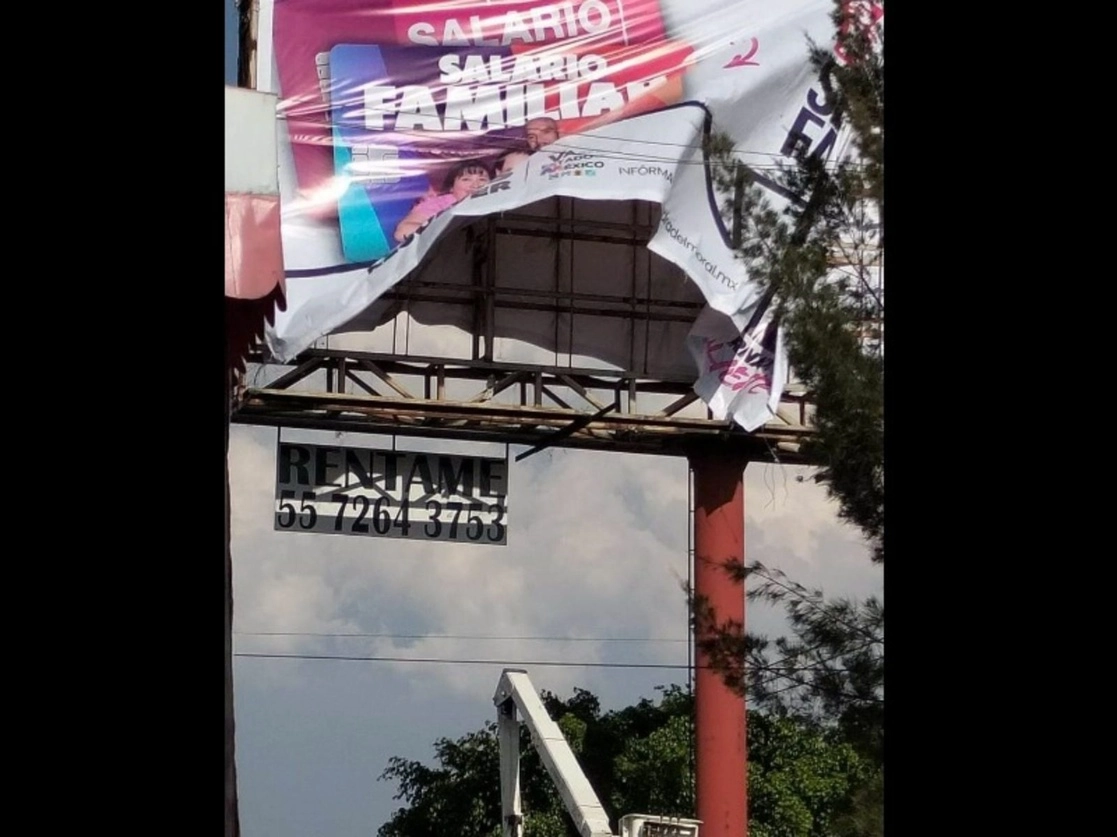 El PRI acusó al ayuntamiento de Chimalhuacán de actos de intromisión en la contienda electoral, luego del retiro de propaganda de Alejandra del Moral. Foto ‘La Jornada’ 
