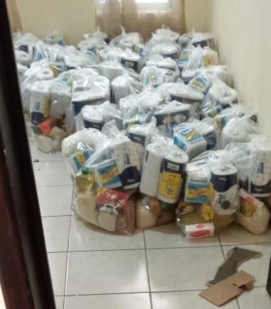 Imagen de las despensas encontradas. Foto tomada del Facebook de Armando Azpeitia Díaz, candidato de Morena  a la alcaldía de San Salvador.