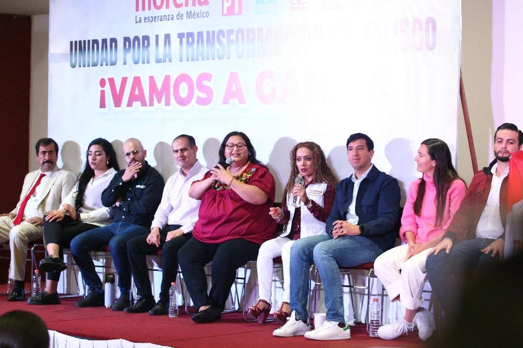 Citlalli Hernández Mora, secretaria general de Morena, durante la presentación de la alianza opositora con miras a los comicios del año próximo en Jalisco, que integrarán Morena, PT, PVEM y los partidos locales Hagamos y Futuro. Foto Arturo Campos Cedillo