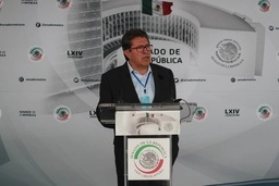 El senador Ricardo Monreal en conferencia de prensa en septiembre pasado. Foto María Luisa Severiano/ archivo