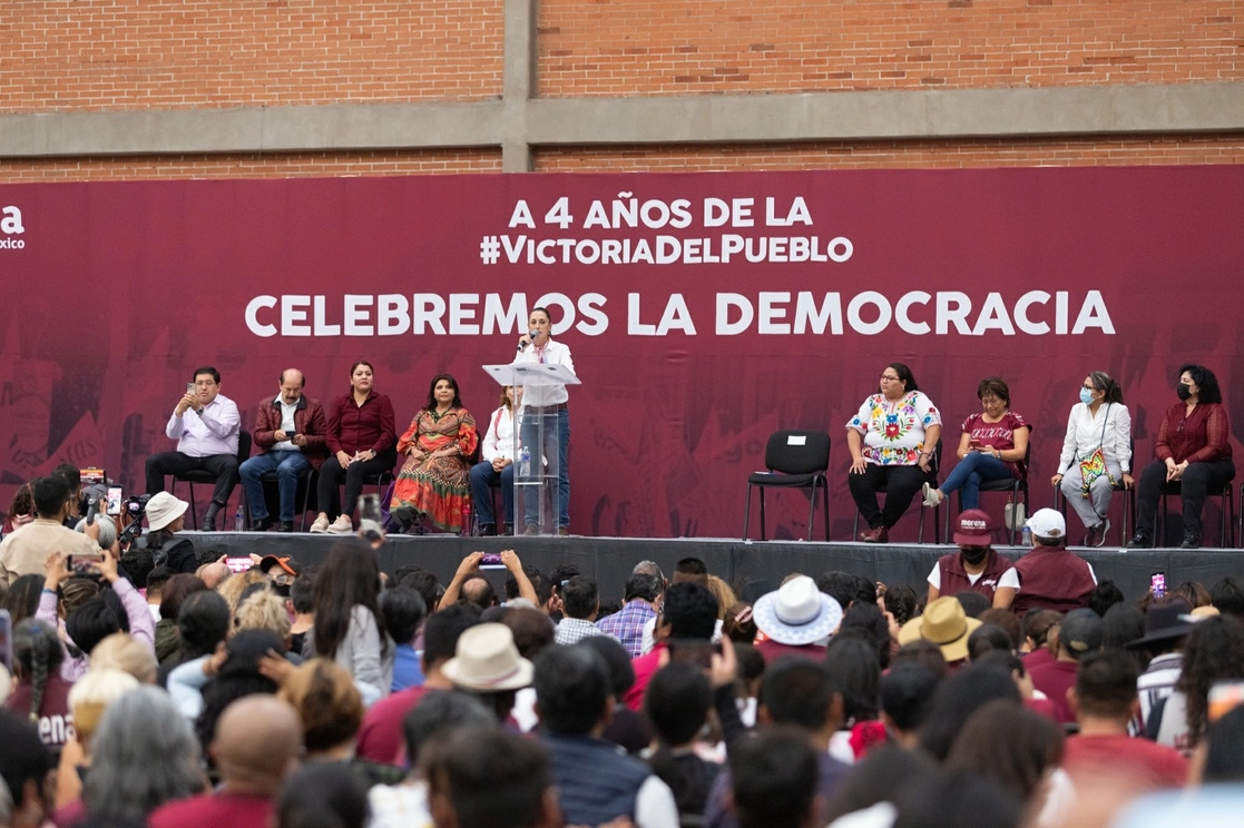 Claudia Sheinbaum durante su participación en una asamblea informativa de Morena en la alcaldía Iztacalco. Foto Pablo Ramos / Archivo