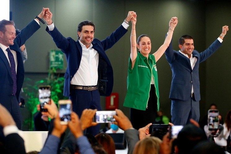 Durante la clausura de la convención nacional del PVEM, la jefa de Gobierno recibió ayer el apoyo de dirigentes y militantes de esa organización rumbo a 2024. Foto José Antonio López