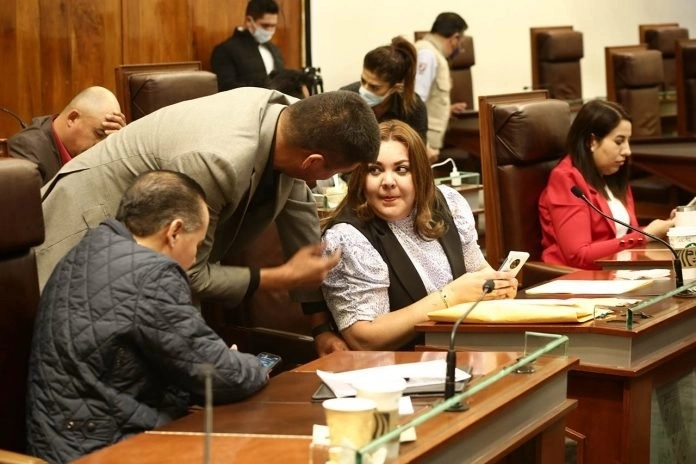 Diputados del Congreso de Zacatecas podrían ser destituidos si incurren en "chapulineo" de partido. Foto La Jornada Zacatecas 