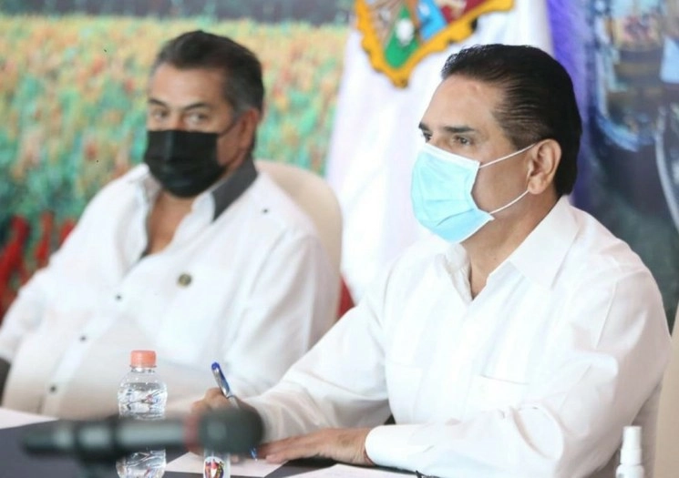 Jaime Rodríguez Calderón 'El Bronco', gobernador de Nuevo León, y Silvano Aureoles Conejo, gobernador de Michoacán, durante la Reunión Interestatal Noroeste COVID-19, realizada el 30 de abril. Foto Cuartoscuro 
