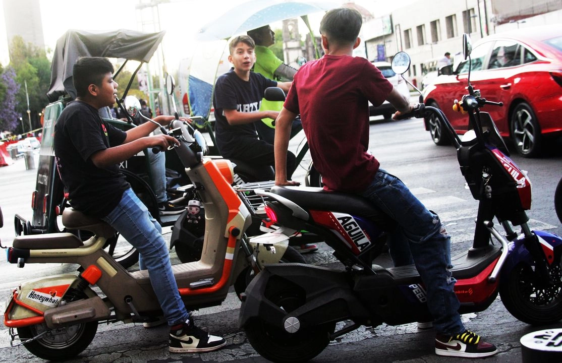 Héctor Ulises García Nieto, titular de la Semovi, dijo que el 70 por ciento de las motocicletas que circulan en CDMX corresponden a repartidores y de carga. Foto