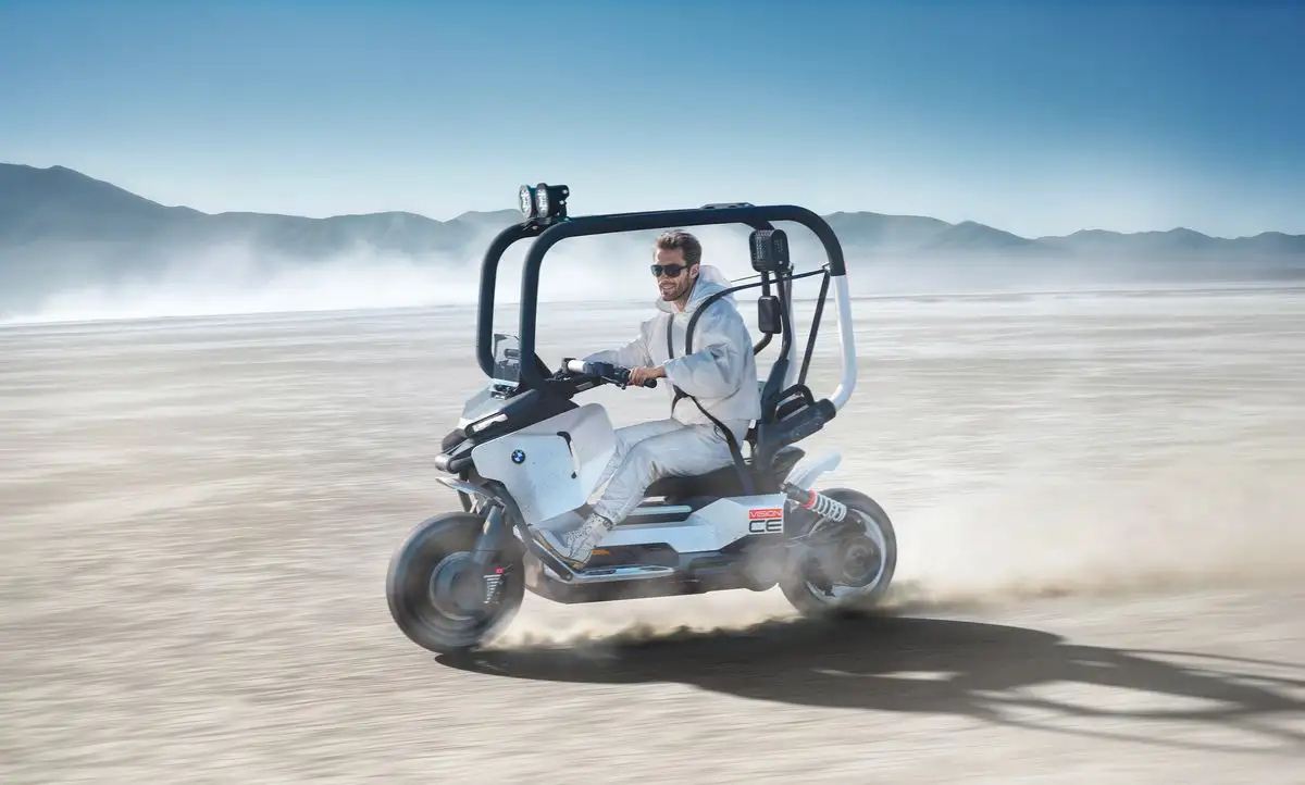 BMW ve en Vision CE una moto para innovar en el mundo de las dos ruedas mejorando las condiciones de seguridad para el motociclista. Foto 
