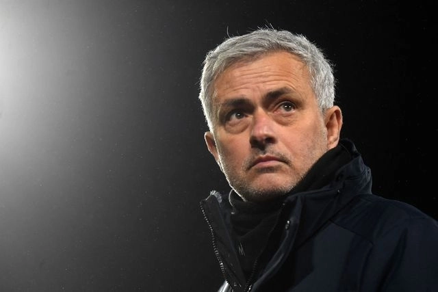 El AS Roma nombró como nuevo entrenador al ex técnico del Tottenham Hotspur, Jose Mourinho. Foto Neil Hall / Pool / Afp