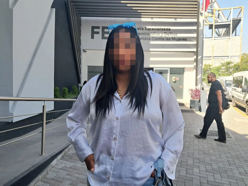 Un grupo de seis mujeres acudió ayer a la Fiscalía Especializada en Feminicidio y Delitos cometidos contra la Mujer. Foto