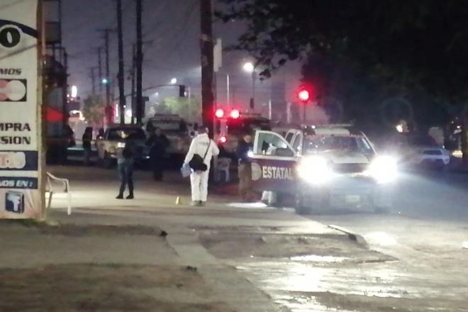 Agentes de la Guardia Estatal fueron atacados en un comercio de Tijuana, Baja California. Foto Margarito Martínez/ La Jornada BC