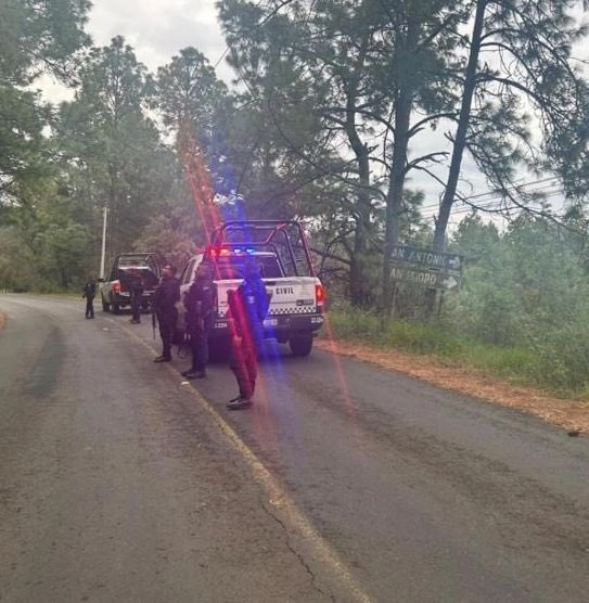 La Fiscalía General de Michoacán llevó a cabo las primeras indagatorias y se hizo cargo del levantamiento del cuerpo que fue trasladado a la Fiscalía Regional de La Piedad. Foto @SSeguridad_Mich 