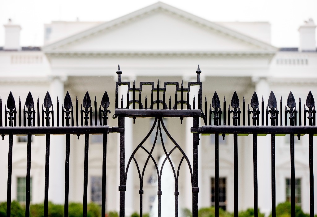 Driver dies after crashing his car into a White House fence