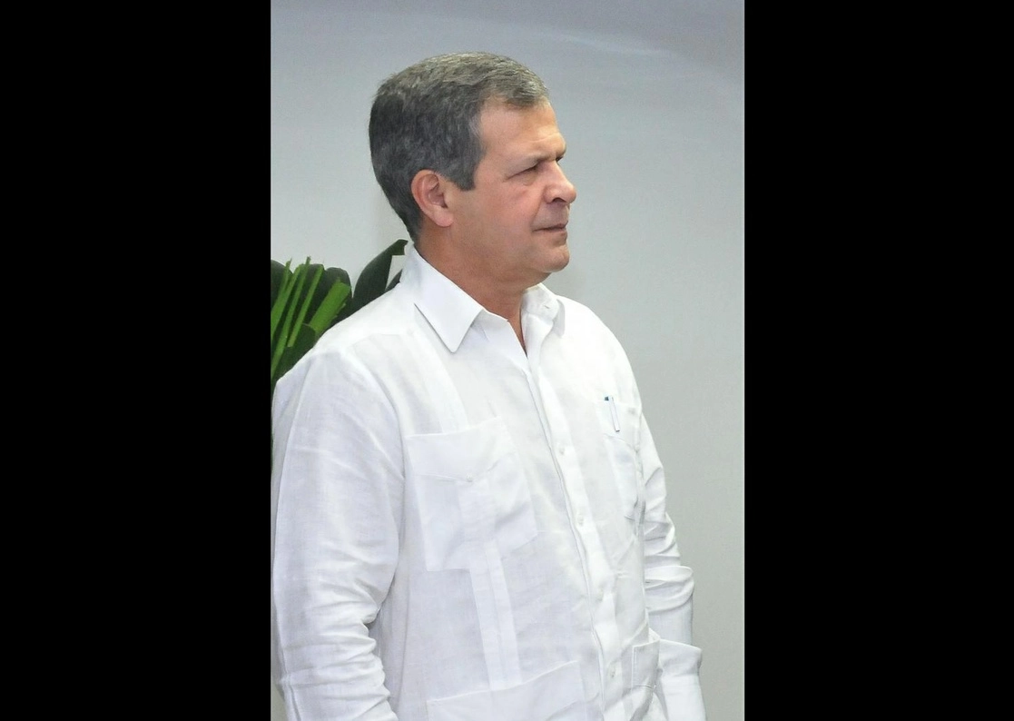 El general Luis Alberto Rodríguez López-Calleja falleció en La Habana, Cuba. Foto tomada del Twitter de @DiazCanelB