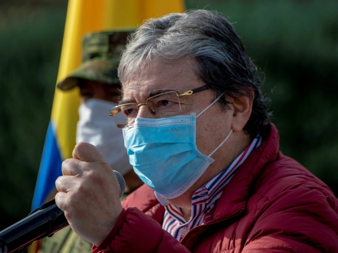 El ministro de Defensa colombiano, Carlos Holmes Trujillo, murió a los 69 años a causa de complicaciones derivadas del Covid-19. Foto Afp / Archivo