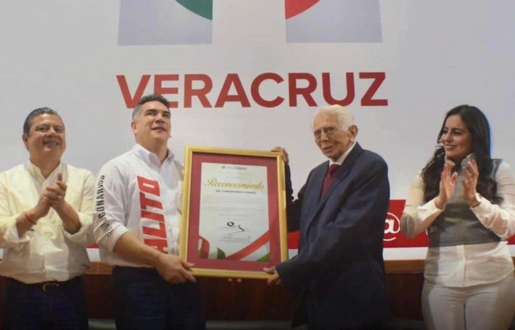 Alejandro Moreno, líder nacional del PRI, lamentó en redes sociales la muerte del político veracruzano. Foto tomada de facebook.com/AlejandroMC