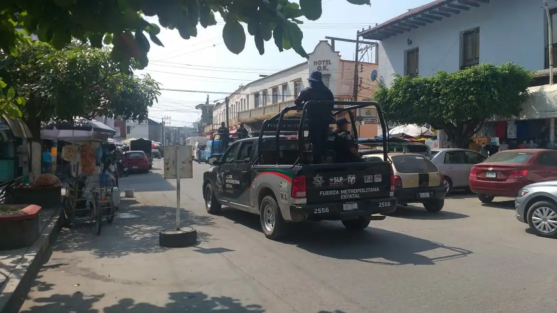 La Secretaría de Seguridad Pública de San Luis Potosí confirmó que destinará un mayor número de efectivos federales y estatales, para reforzar la prevención y seguridad en el municipio de Tamazunchale, el 5 de abril de 2022. Foto tomada del Twitter de @SSP_SLP

