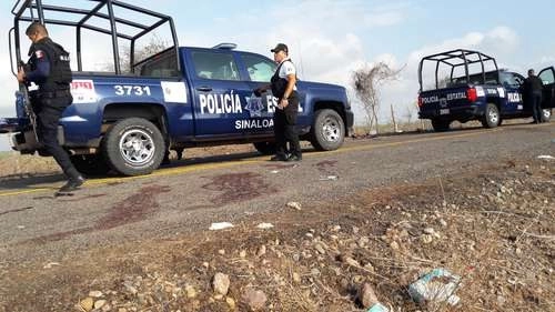 Policías municipales de Mazatlán, estatales de Sinaloa. Foto Ap