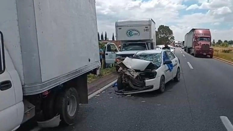 El percance ocurrió a la altura del kilómetro 14+800 de la autopista México-Pirámides. Foto La Jornada
