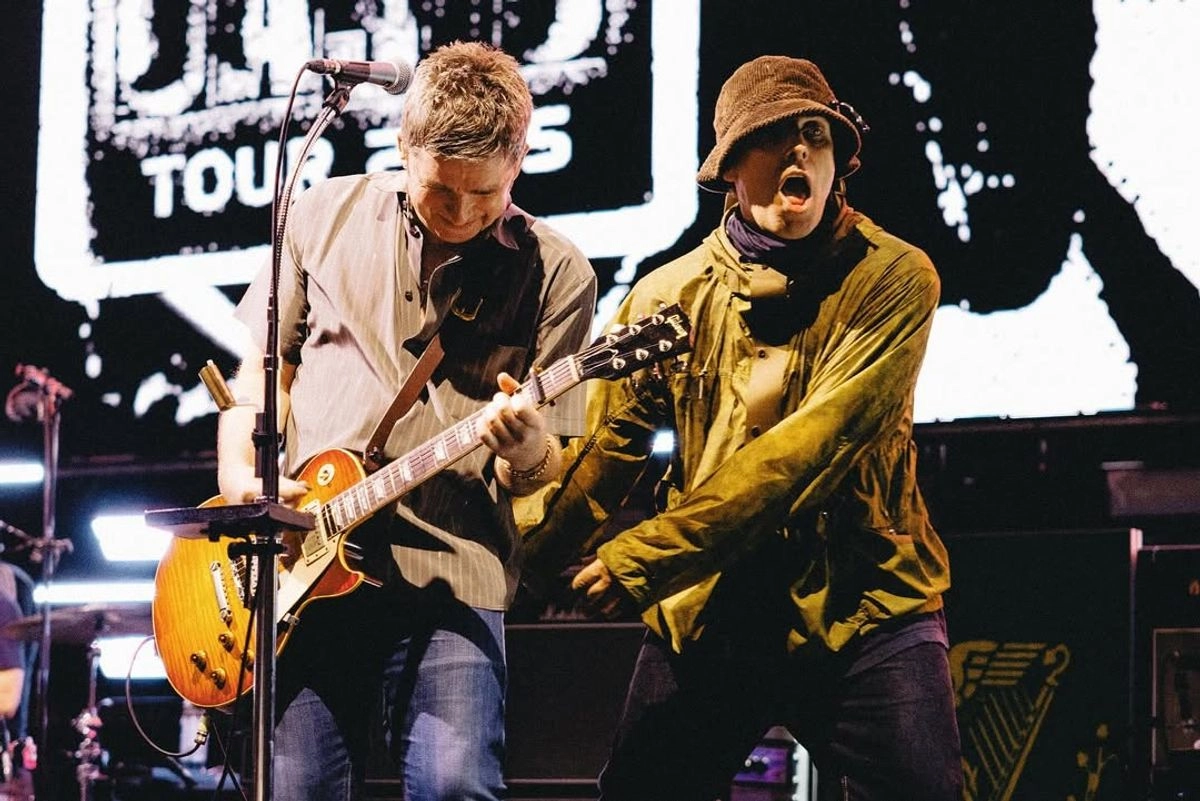 En una declaración publicada por la BBC, los hermanos Liam y Noel Gallahgher se declararon "conmocionados y tristes" por la noticia, y expresaron su pésame "a la familia y a los amigos" del fallecido. Foto 