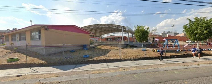 Zoe Alesandra falleció dentro del jardín de niños Rita Cetina Gutiérrez, localizado en la colonia Paseos de San Miguel, en Querétaro. Foto tomada de Google Street View / Archivo