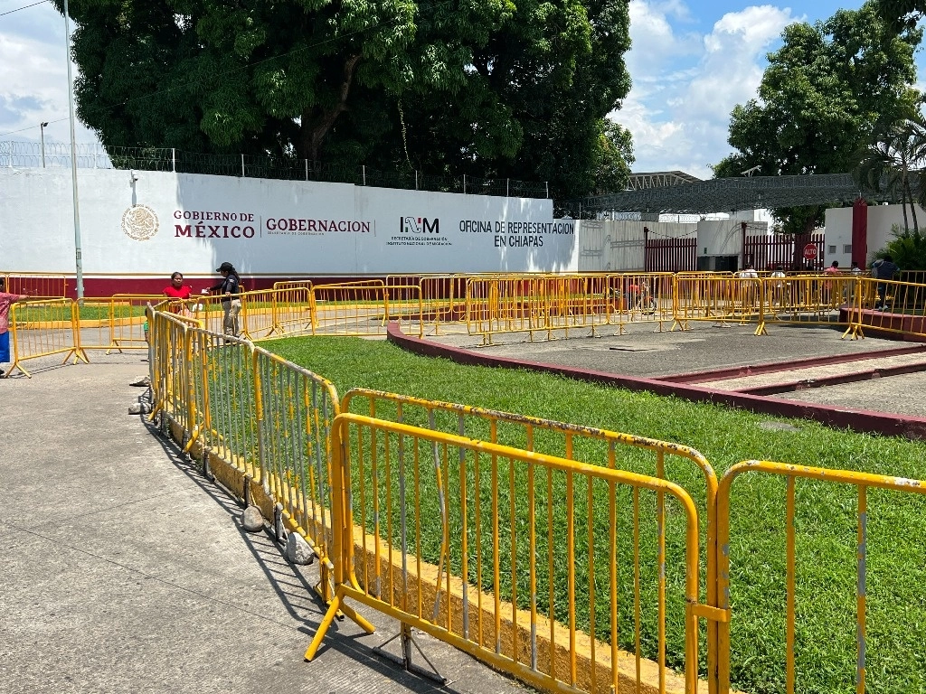 
Exterior de la estación migratoria Siglo 21 en Tapachula, Chiapas. Foto Edgar H. Clemente