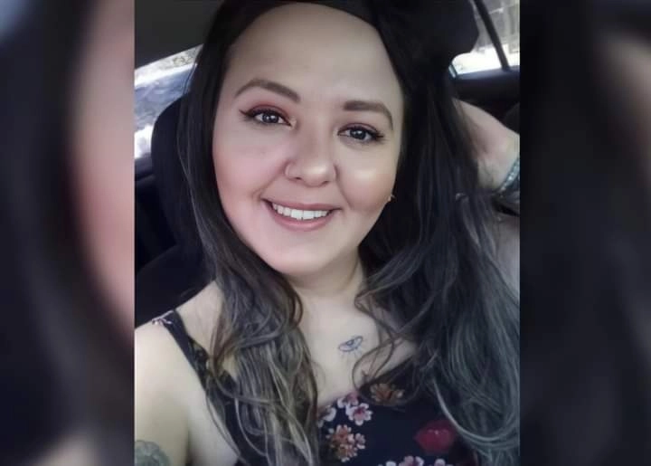 La activista Luz Raquel Padilla Gutiérrez, de 35 años, murió el martes en el Hospital Civil de Guadalajara por las lesiones que sufrió al ser quemada viva por cuatro personas el sábado anterior en la colonia Arcos de Zapopan, en Jalisco. Foto tomada de la página de Facebook Alerta Máxima