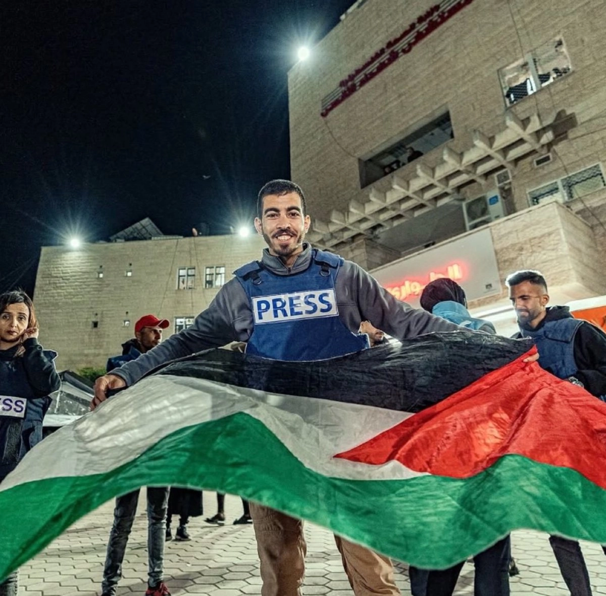Al-Jafarawi saltó a la fama durante la guerra contra Gaza gracias a sus videos virales, que le captaron cientos de miles de seguidores en redes sociales.