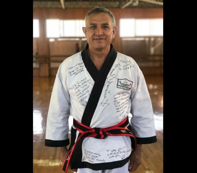 El ex entrenador de Taekwondo Reinaldo Salazar murió por complicaciones de Covid-19. Foto Muro de FB de Iridia Salazar