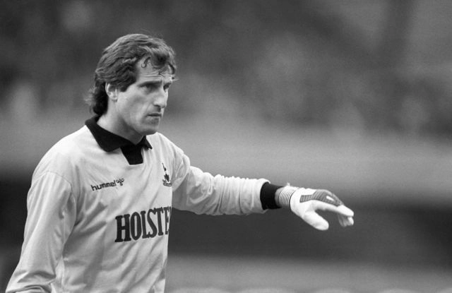 Ray Clemence también defendió los colores del Tottenham. Foto Ap 