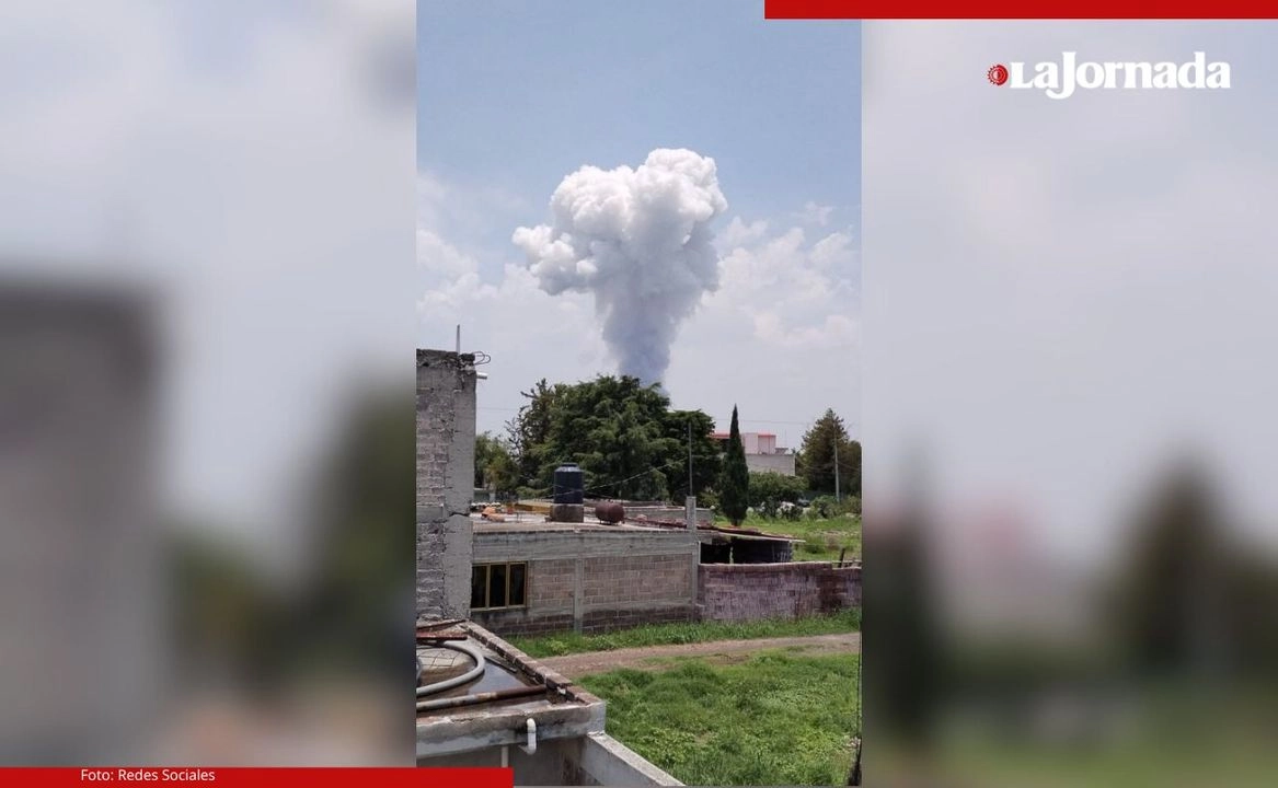 Este jueves se elevó a dos el número de víctimas fatales por las explosiones en talleres de la pirotecnia en el paraje La Saucera, en Tultepec, Edomex. Foto