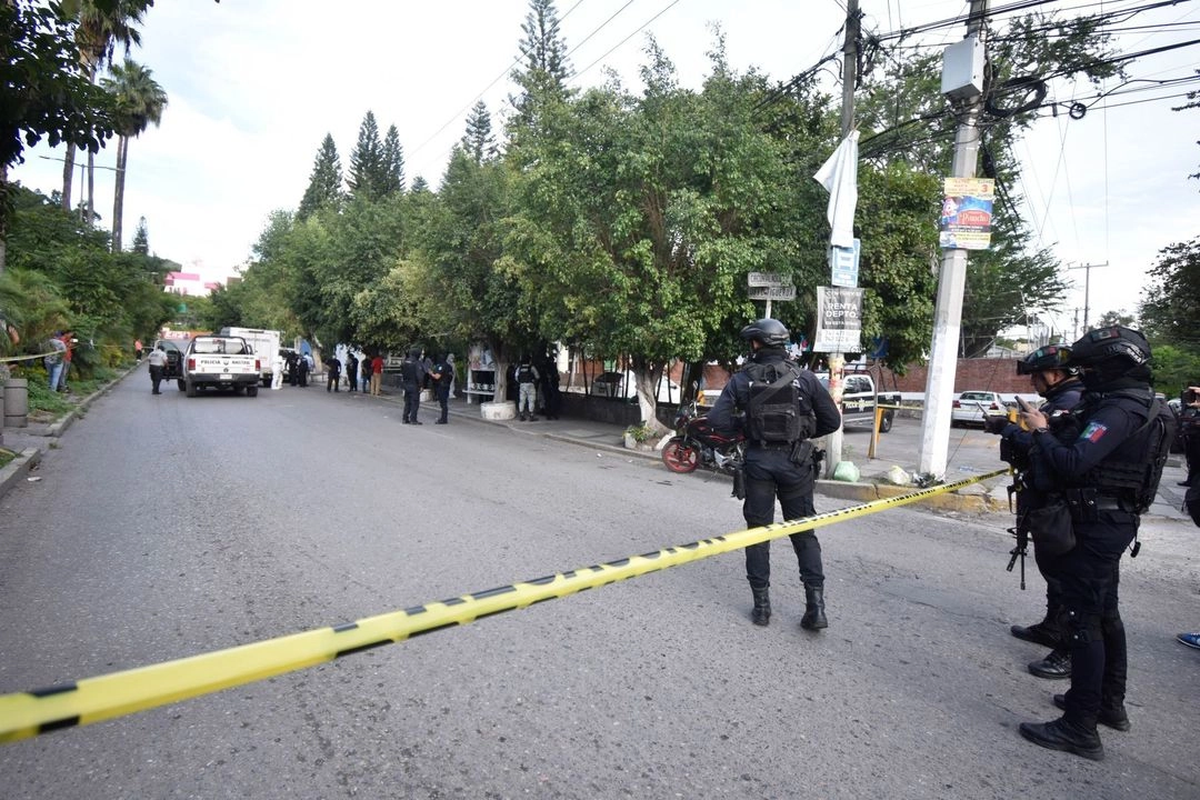 La FGE informó que inició una carpeta de investigación tras el hallazgo de 11 hombres sin vida en la comunidad de Rancho Viejo, municipio de Tecoanapa, ubicada a más de 100 km de Chilpancingo. 

