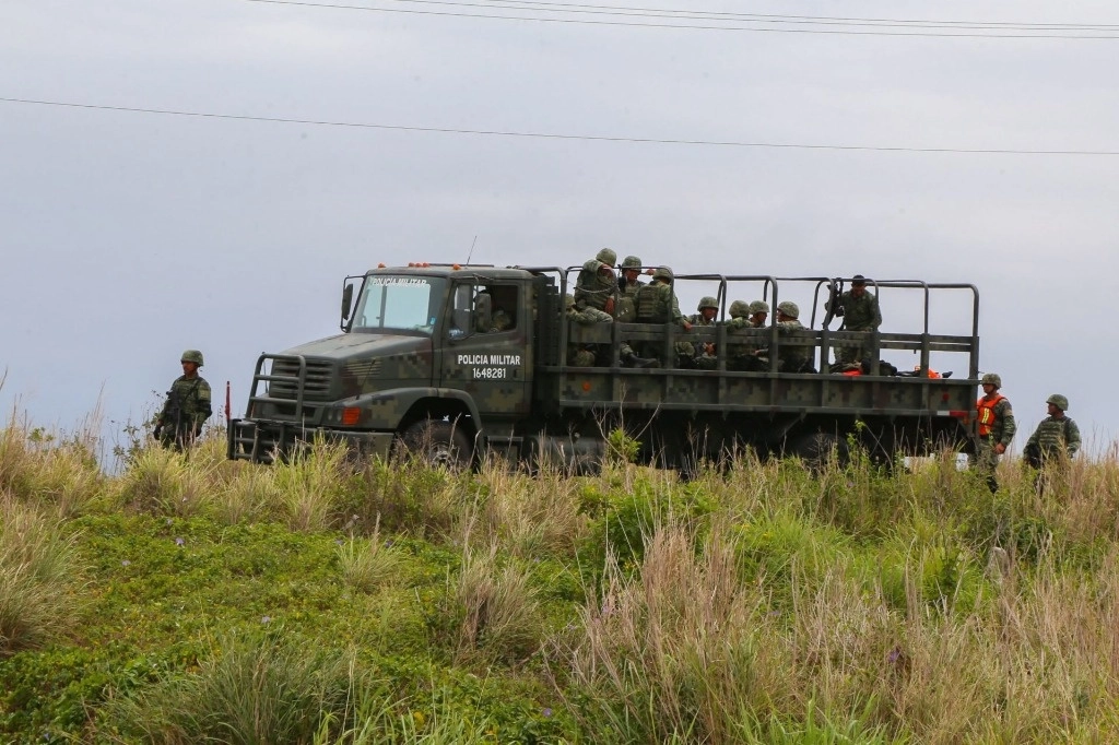 Elementos de la Defensa, GN y la Unidad Especializada en el Combate al Secuestro se enfrentaron con civiles armados en calles de Orizaba, Veracruz. Foto Cuartoscuro / Archivo 