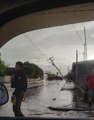 Afectaciones en calles de Chihuahua tras las fuertes precipitaciones pluviales. Foto X @CEPC_Chih
