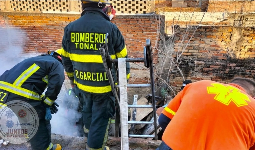 Dos menores, de 14 y 17 años de edad, murieron en un incendio en una casa ubicada en las calles Zapopan y Guadalajara, de la colonia Jalisco, en el municipio de Tonalá. Foto tomada de twitter @SeguridadTon