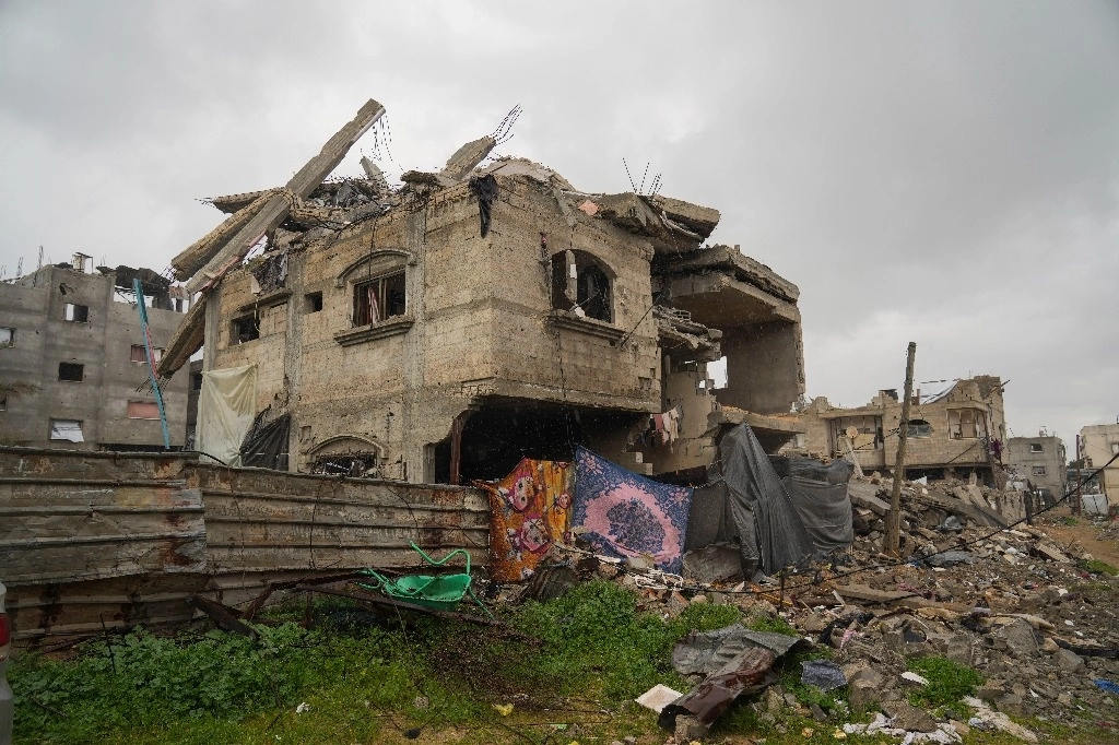 Una casa que fue alcanzada por un ataque aéreo israelí se encuentra en ruinas en Beit Lahiya, al norte de la Franja de Gaza, el viernes 21 de febrero de 2025. Foto Ap