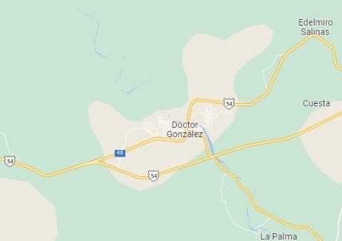 Tres mujeres fallecidas y cuatro lesionados dejó la volcadura de una camioneta en el municipio de Doctor González, Nuevo León. Imagen de Google Maps