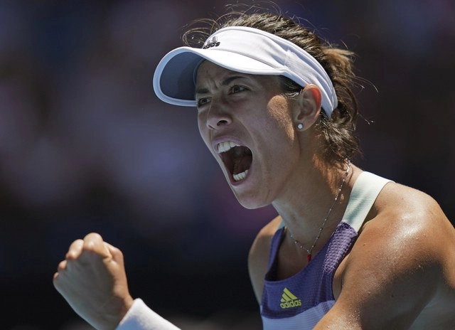 La tenista española Garbiñe Muguruza volvió a brillar en un torneo del Grand Slam con una victoria categórica sobre la rusa Anastasia Pavlyuchenkova por 7-5 y 6-3. Foto Ap